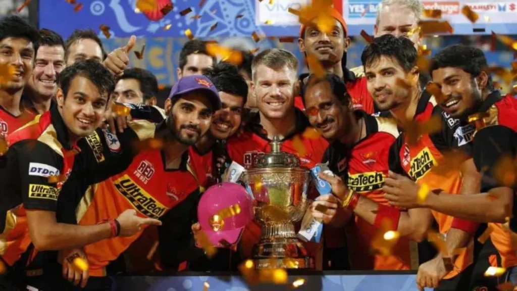 David Warner SRH Trophy