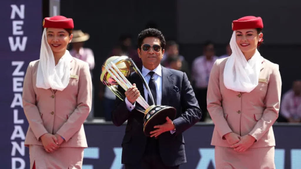 Sachin Tendulkar with World cup trophy