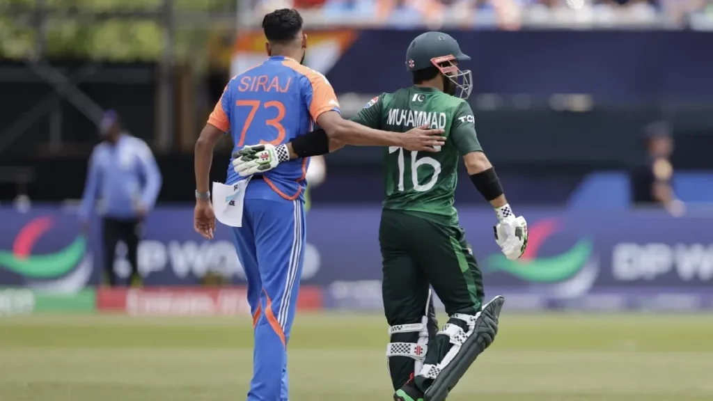 Mohammad Rizwan and Mohammed Siraj hug it out